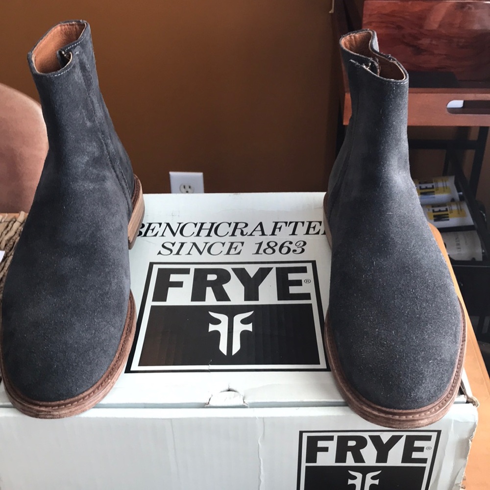 Men’s FRYE Chris Inside Zip suede boots